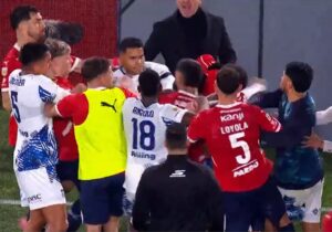 Talleres pegó dos veces en los momentos justos y le cortó a Independiente un invicto de 26 partidos como local imagen-1