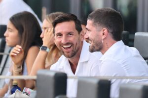 Rodrigo De Paul ya se juntó con Messi, recibió el cariño de Inter Miami y prepara el debut imagen-1