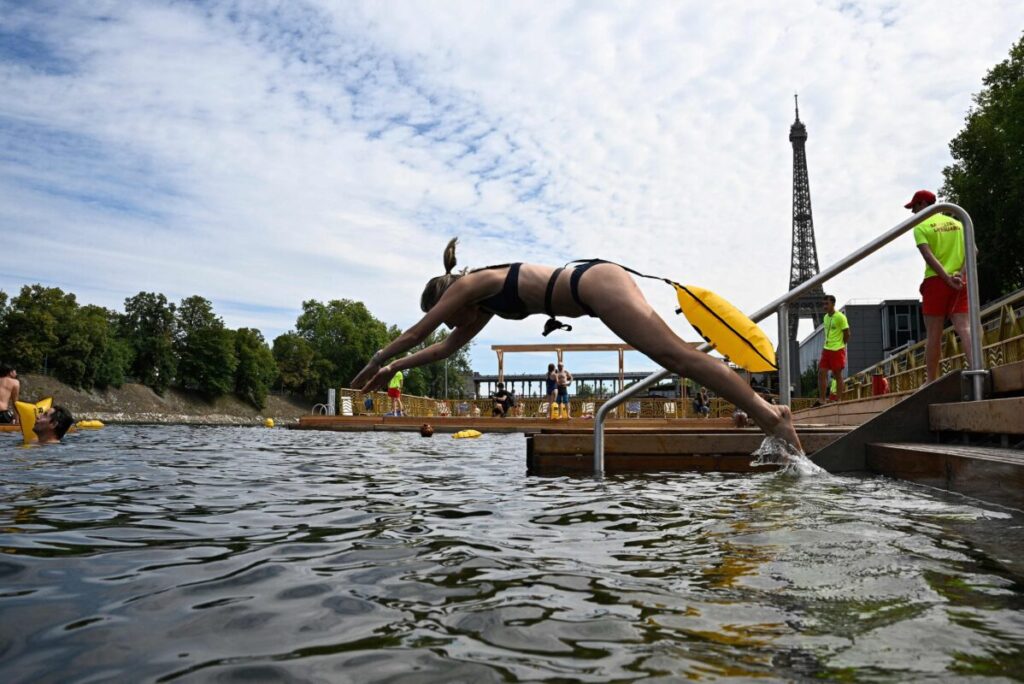 Nadar en el Sena: cómo fue el primer día de chapuzones en el emblemático río de París imagen-4