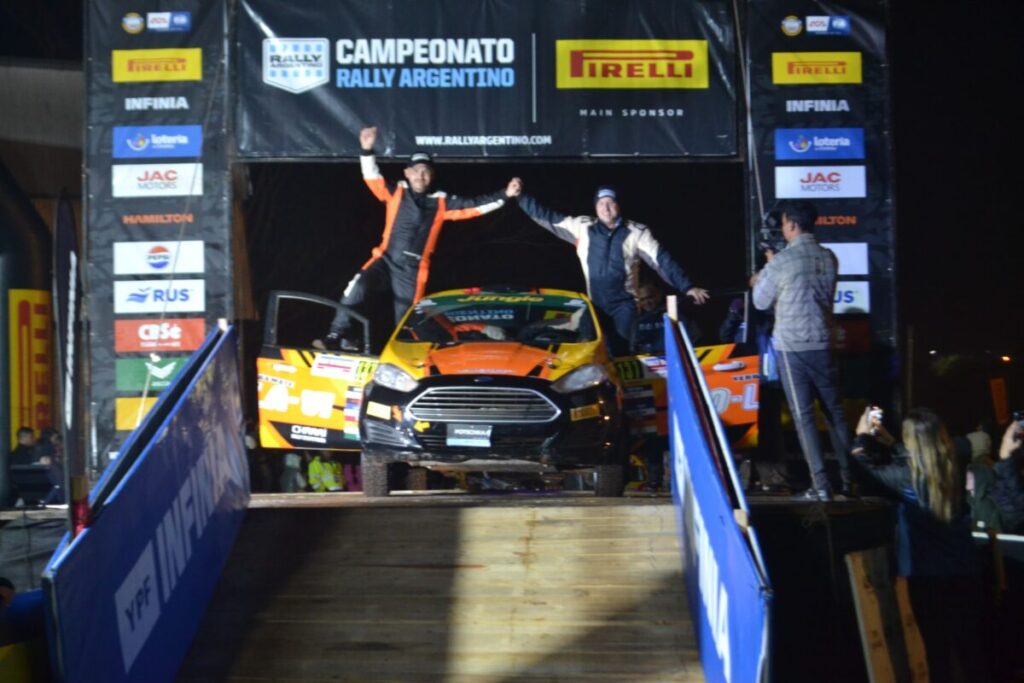 La rampa de largada del Rally Argentino dejo emociones al por mayor en Alem imagen-5