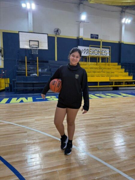 Posadeña y “tachera”: Camila González pisa fuerte en Obras Sanitarias imagen-49