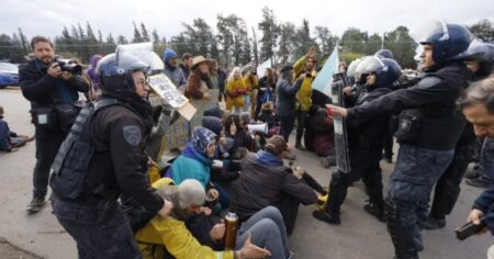 Incidentes con la policía y una grúa tucumana: sigue la pelea en Córdoba por un quebracho histórico imagen-6