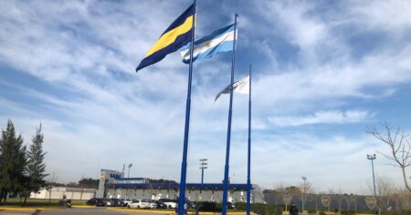 Arrancó el día de Boca: la postura de un hincha en apoyo a un jugador en la mira de Russo imagen-16