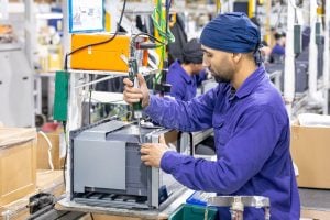 Industria en crisis: El costo de la producción en la Argentina subió un 25% en dólares desde finales de 2023 imagen-8