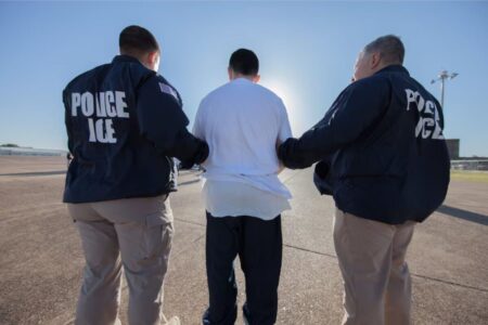 Es cubano, recibió una orden de deportación del ICE y ahora deberá pagar una multa de US$690 mil por continuar en EE.UU. imagen-8