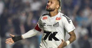 Video: el golazo de Neymar a Rossi en el Brasileirao imagen-2