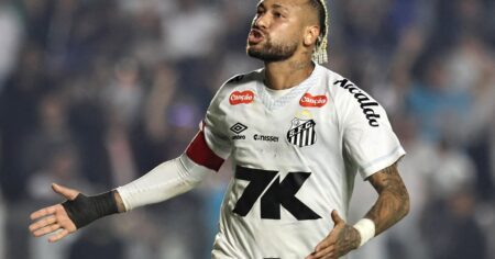 Video: el golazo de Neymar a Rossi en el Brasileirao imagen-7