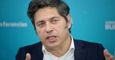 Tras el congreso del PJ, Axel Kicillof hizo un llamado a la unidad: duras críticas al "autoritarismo de Milei" y un guiño a Cristina Kirchner imagen-17