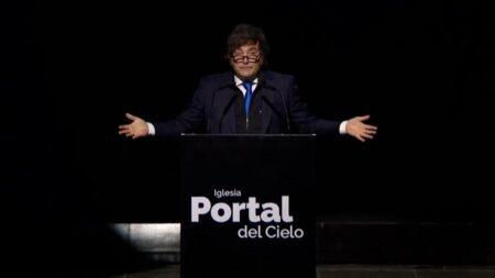 Padre Barros calificó a Javier Milei de “presidente anticatólico” imagen-8