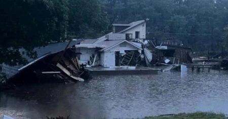 Catastrófica inundación desbordó el río Guadalupe: al menos seis muertos y múltiples evacuados en Texas imagen-20