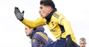 Explosión, charla y perdón: Merentiel indultado para jugar ante Racing tras el conflicto imagen-3