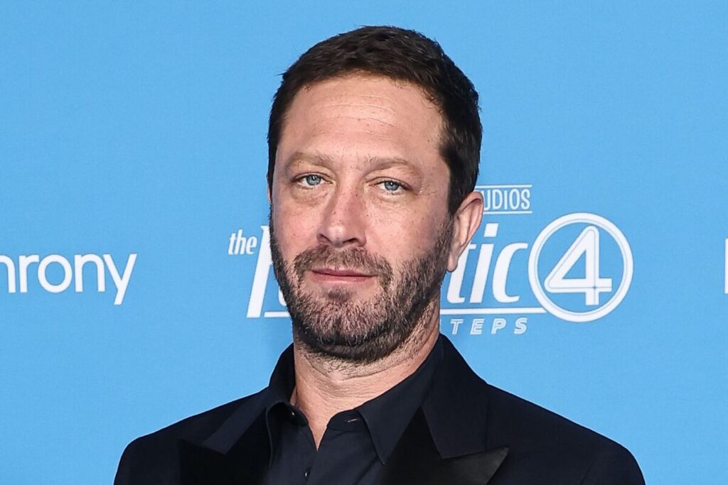 Ebon Moss-Bachrach: de entrañable “primo” en una premiada serie al complejo personaje que lo llevó a los cines del mundo imagen-5