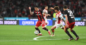 Los videos de la visita de River a Instituto imagen-1