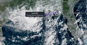 Alerta en Florida por el sistema tropical que parece desviarse de su trayectoria: ¿se acercará a Texas? imagen-2