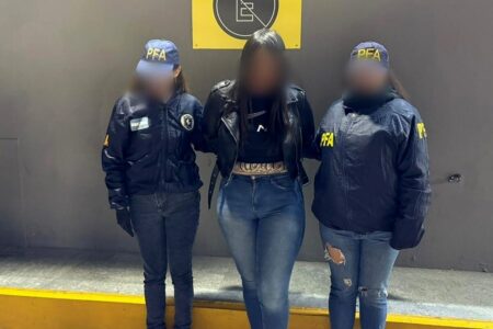 La atraparon por la cumbia: estaba prófuga desde 2022 y cayó en la puerta de un boliche cuando fue a bailar imagen-12