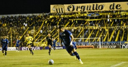Almirante Brown sigue sin rumbo y preocupa en la Primera Nacional imagen-8