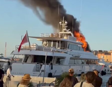 Videos: se incendió el barco de lujo de José Luis Manzano en Saint-Tropez imagen-8