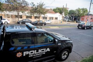Ataques armados y detenciones sacuden Rosario en un domingo de violencia extrema imagen-2