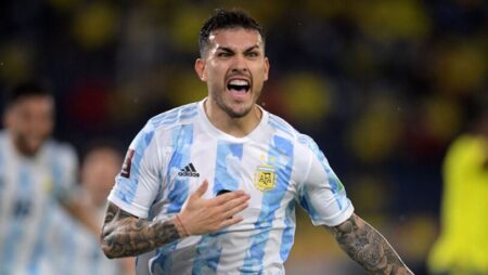 Paredes acordó su salida de Roma y viaja para firmar con Boca imagen-5