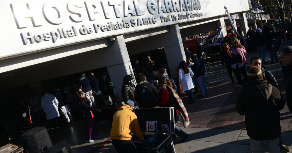Dura respuesta de los residentes del Garrahan a los cambios que impuso el Gobierno: "Transformaron la residencia en una beca precarizada" imagen-5