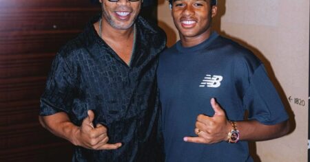 Mientras disfruta de su luna de miel, Endrick se encontró con Ronaldinho en Japón imagen-15