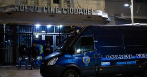 Allanaron un cine porno en Ciudadela: encontraron víctimas de explotación y detuvieron a los dueños imagen-2