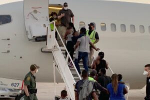 Alerta green card: estos son los residentes permanentes que serán deportados por la nueva política de Trump imagen-1