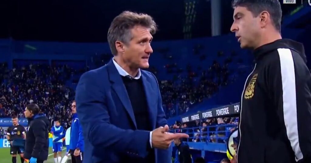 Video: el Melli Guillermo habló de "cagarnos a trompadas", el referí anuló un gol y lo echó imagen-5
