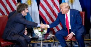 Tras la cumbre del Mercosur, el Gobierno espera ansioso la carta de Trump sobre cuáles serán los nuevos aranceles imagen-1