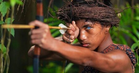 Los indios de la tribu que asombran al mundo por sus ojos azules y brillantes imagen-9