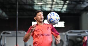 La postura de Aliendro a la espera del desenlace de su pase a Vélez imagen-3