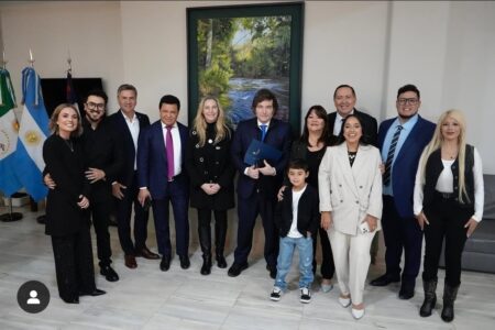 La Justicia pone la mira sobre los bienes del pastor “milagroso” que recibió a Milei en su “megatemplo” imagen-6