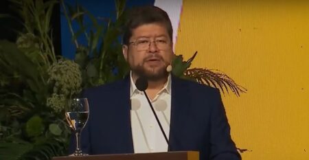 Samuel Doria Medina: “Cuando Evo Morales vea los resultados de las elecciones, se va a ir a refugiar a Venezuela o a Cuba” imagen-24