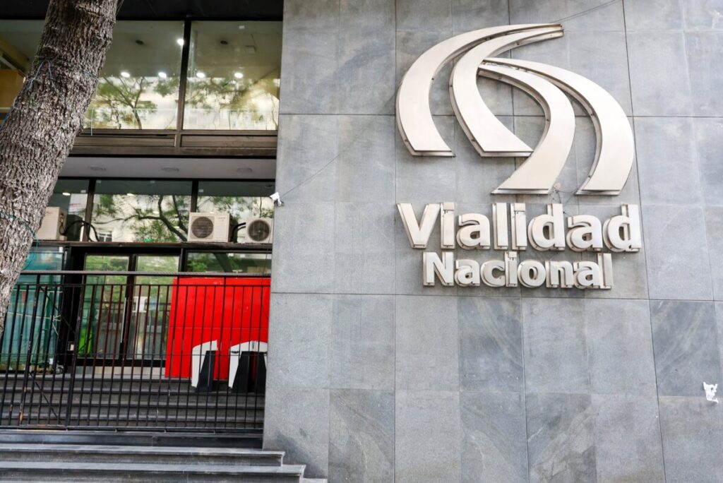 El Gobierno disolvió Vialidad y sus funciones las asumirán el Ministerio de Economía y la Gendarmería imagen-4