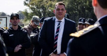 Purga en la Bonaerense: en el gobierno de Kicillof sospechan que hay más policías involucrados en la maniobra con el candidato libertario imagen-15