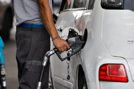 YPF sube los precios de los combustibles un 2,5% desde esta medianoche imagen-8