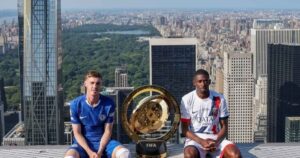 Las figuras del PSG y Chelsea que posaron en las alturas de un mirador de Nueva York junto al trofeo del Mundial de Clubes imagen-2