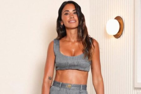 Antonela Roccuzzo mostró la saga de libros que la mantienen atrapada durante sus vacaciones imagen-8