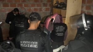 Tres detenidos por robos bajo la modalidad “motochorros” en Posadas imagen-2