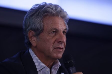 La explicación del Gobierno tras el ingreso sin control de diez valijas que llegaron en un vuelo privado desde Miami imagen-18