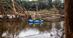 Polémica en Texas: un médico dijo que los ahogados en las inundaciones “votaron por eso” imagen-3