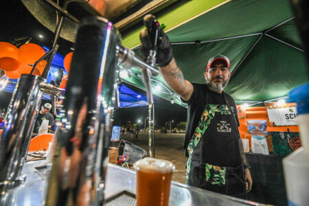 UNA+ vuelve a la Costanera para celebrar el Día del Amigo a pura cerveza y sabor imagen-11