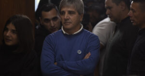 Luis Caputo advirtió sobre el plan de leyes de los gobernadores: "El fondo de la cuestión es romper el ancla que hace al país estable" imagen-1