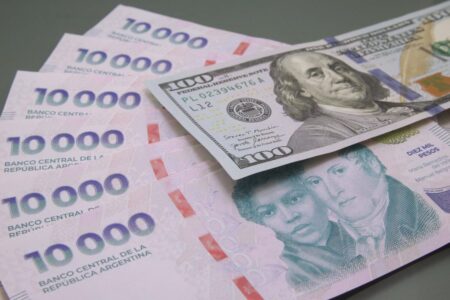 La “súper tasa” para frenar la suba del dólar habría tocado su techo imagen-13