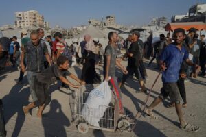 Israel anuncia la reanudación del lanzamiento aéreo de ayuda humanitaria a Gaza imagen-3