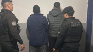 Violento enfrentamiento familiar en Posadas: seis detenidos y armas blancas incautadas imagen-2