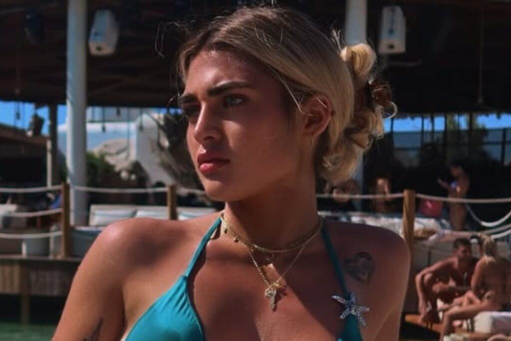 Marta Fort revolucionó las redes con su look veraniego en la isla de Mykonos imagen-4