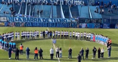 Video: el emotivo minuto de silencio de San Telmo en honor a Camilo Nuin, el jugador de Reserva fallecido imagen-20