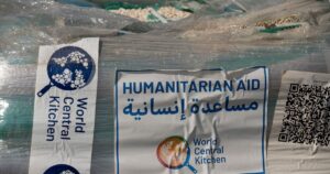 Israel reanuda el lanzamiento de ayuda sobre Gaza en medio de una grave crisis humanitaria imagen-2