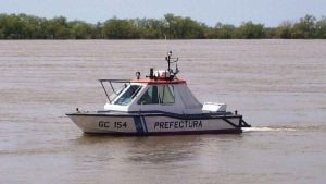 Misiones | Pescador continúa desaparecido tras el hundimiento de una canoa en el río Uruguay imagen-12